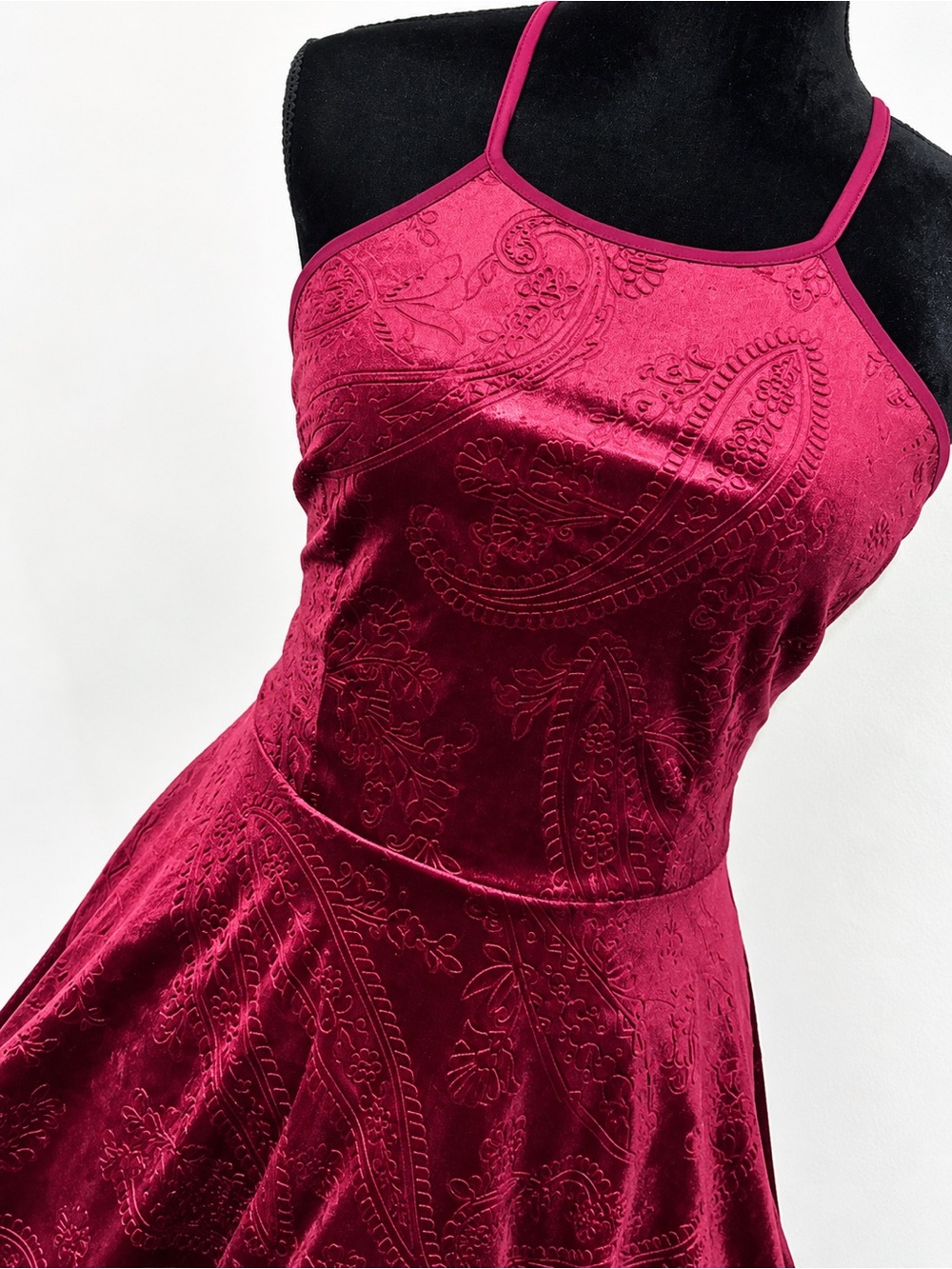 RICH VELVET DRESS - Picture 7 of 10